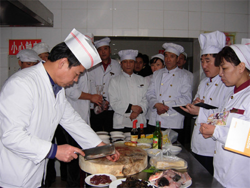 厨师很难做怎么办,厨师难招的原因