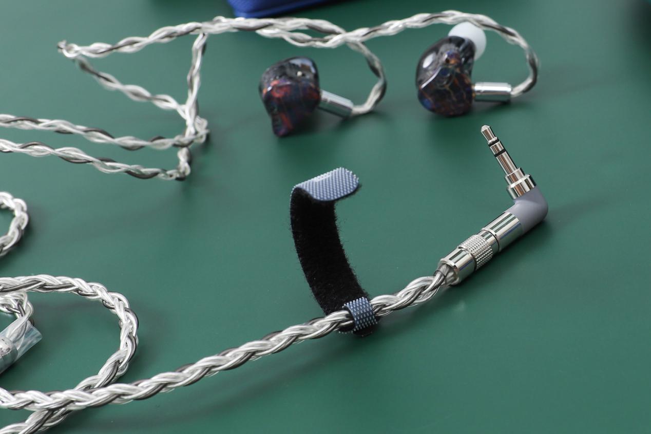 全动铁耳机好吗,全频动铁六单元耳机怎么样