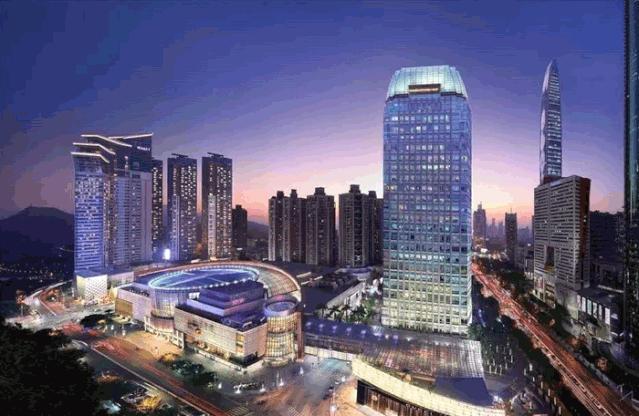 鎯婂枩搴椾竾璞″煄,鎯婂枩鍟嗗満