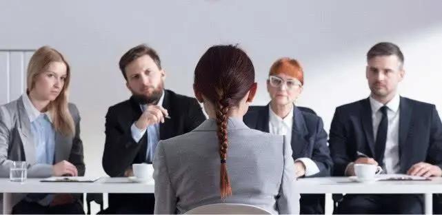 被裁员的程序员,程序员转型做产品经理有前途吗