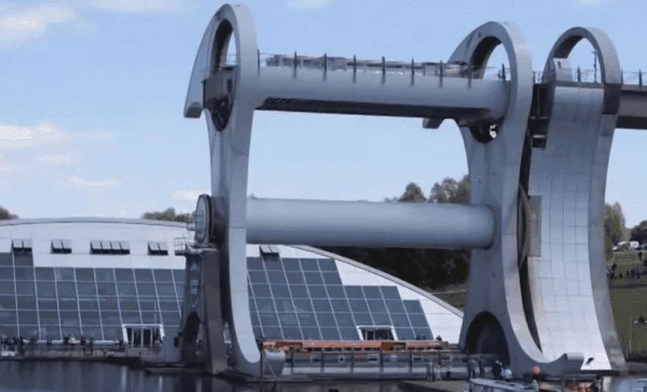 专为货船设计的大型充气翼帆,为轮船打造摩天轮