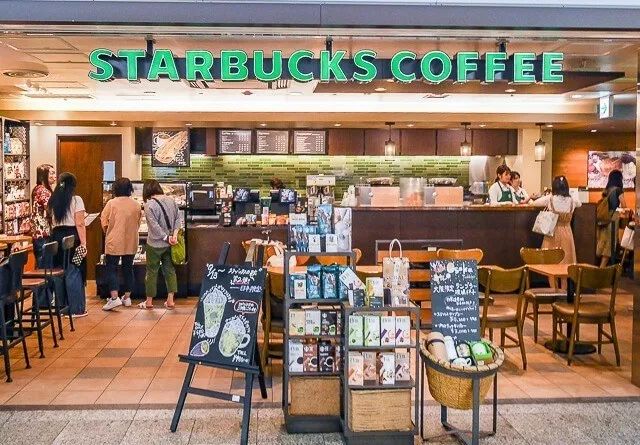 游客都去逛百货商店了,日本人自己去了这里