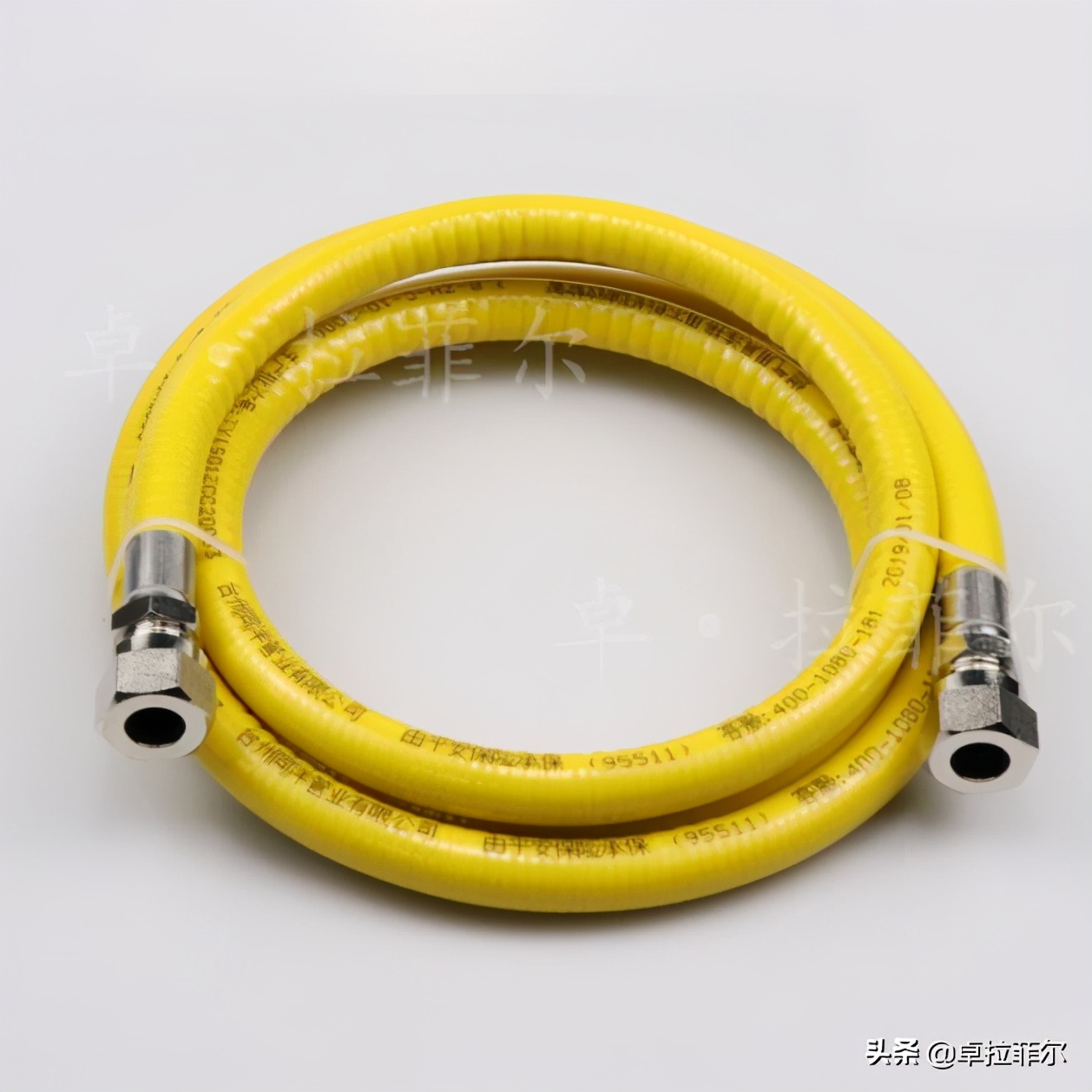 燃气管的使用方便,选对燃气热水器开启舒适厨卫生活