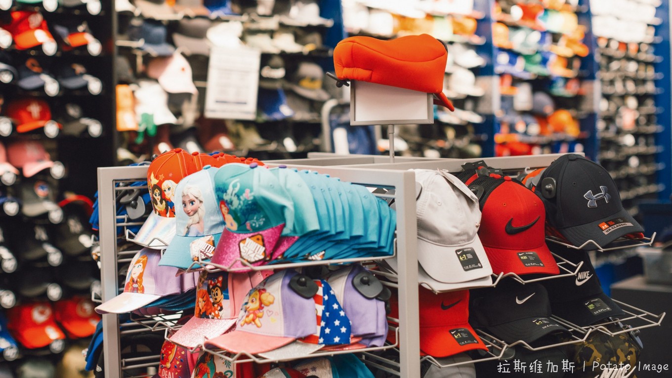 美国洛杉矶奥特莱斯购物必买,美国奥特莱斯购物买什么便宜