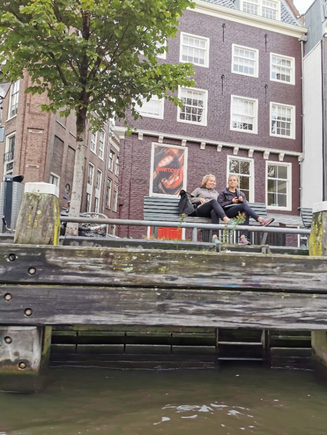 *麻大**味浓的街道，蜂拥的游客—欧洲之旅（五）