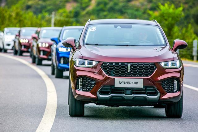 汽车罩车衣的优缺点,有必要给车贴隐形车衣吗