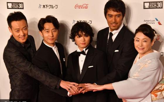 从无名小卒到万众瞩目,从无名小卒到喜剧之王