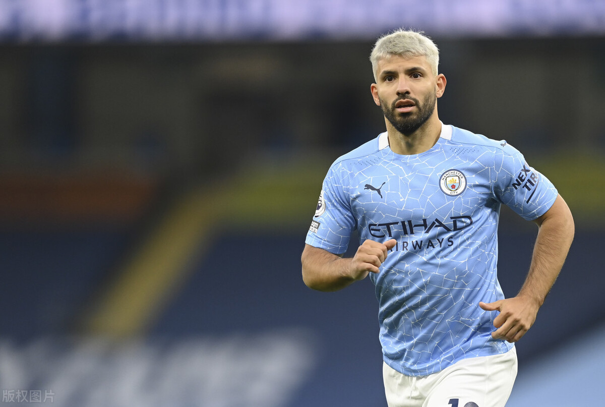 情怀可以留,雕像可以立,但钱真的不能再给了!大空翼挥手说再见