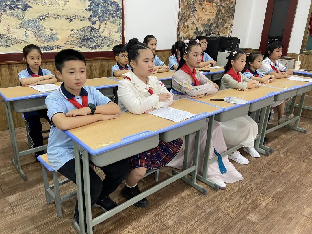 “展翅中国梦，腾飞我少年”福州市晋安区实验小学“从小学先锋，长大做先锋”少先队建队日系列活动简报