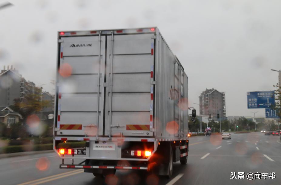 欧马可s5超级中卡,欧马可s5是几缸车