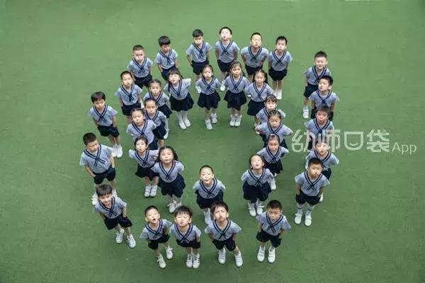 毕业最创意的毕业照多人,毕业照用什么造型好看