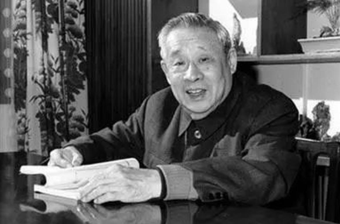 84岁扫地大妈捐24亿,北京扫地大妈捐24亿后续