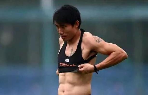 当年c罗的脚有多厉害,来看看c罗的脚力