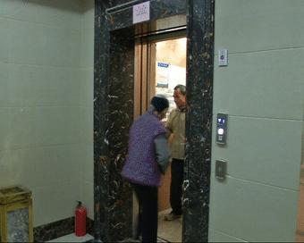 儿童被困电梯内如何自救,被困电梯如何科学自救与营救