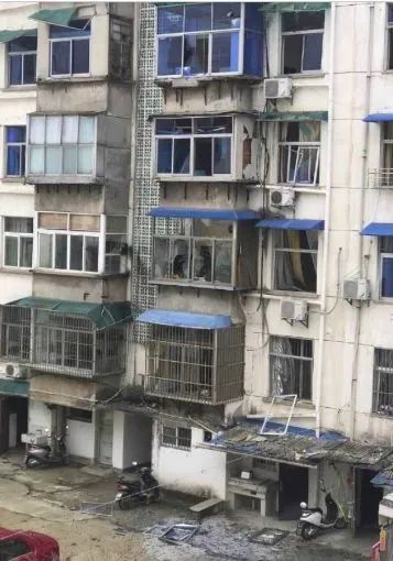 煤气罐爆了找谁,煤气罐把家给炸了电影