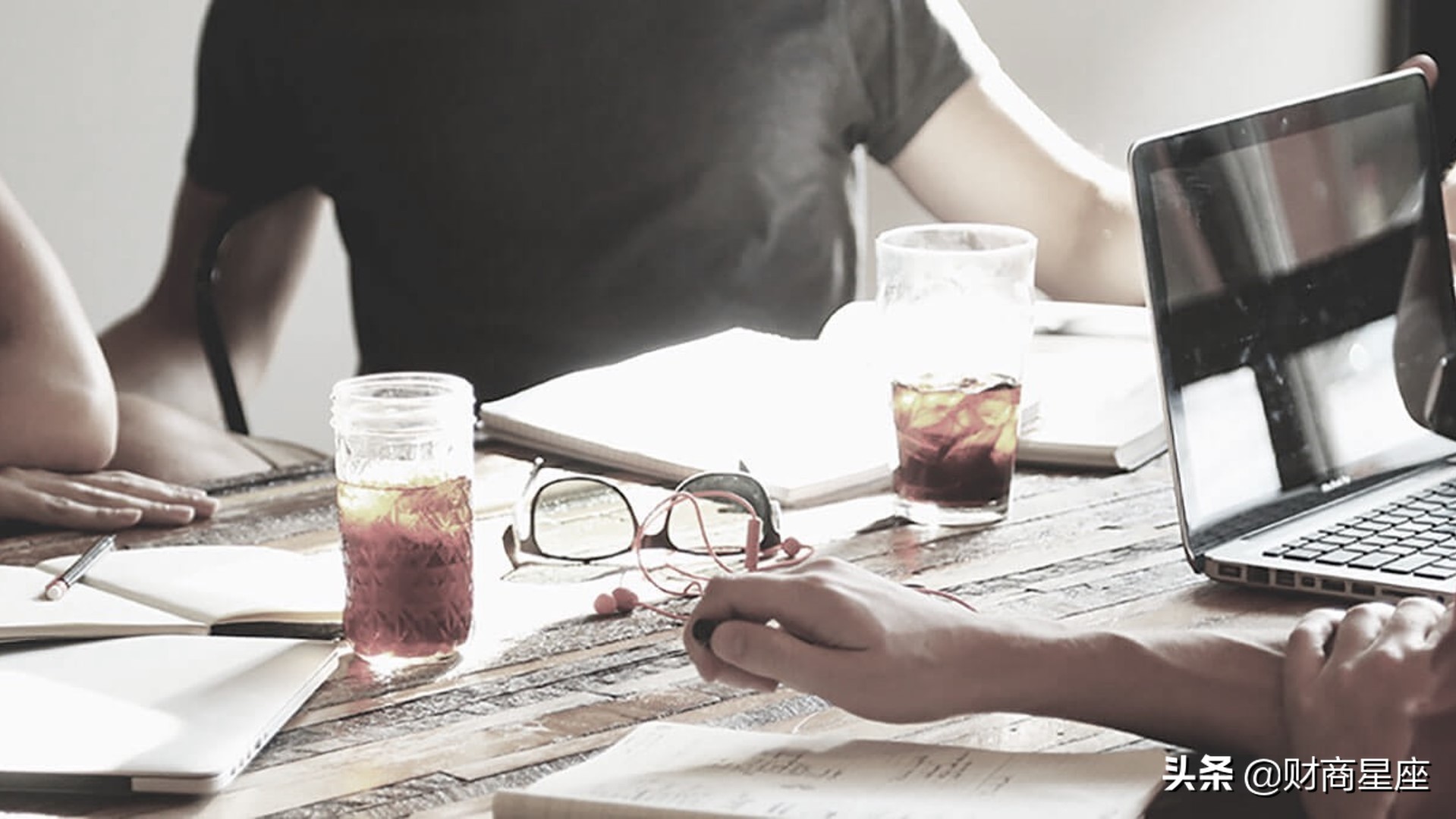 什么样的股票适合做价值投资,股票投资应该坚持什么投资