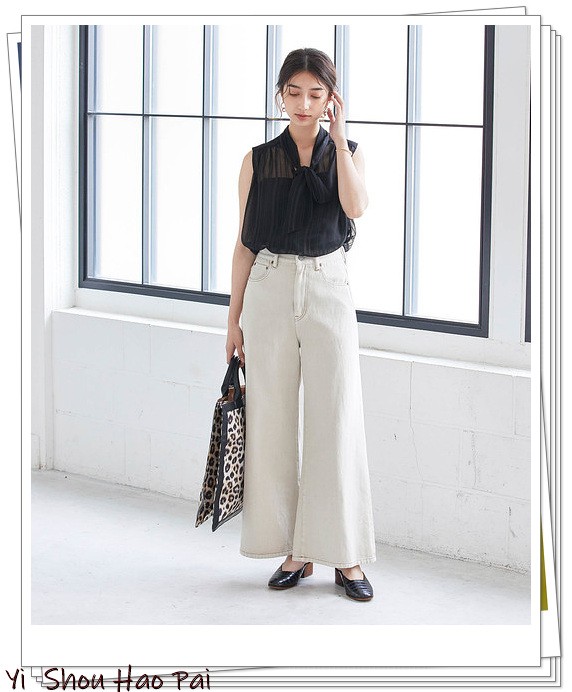 女星喇叭牛仔裤搭配,风衣搭配喇叭牛仔裤