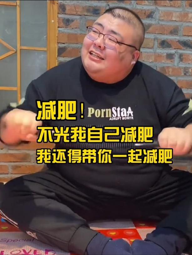 网红“泡泡龙”猝死，撕开普通人内心的隐痛，生活和生命难以平衡