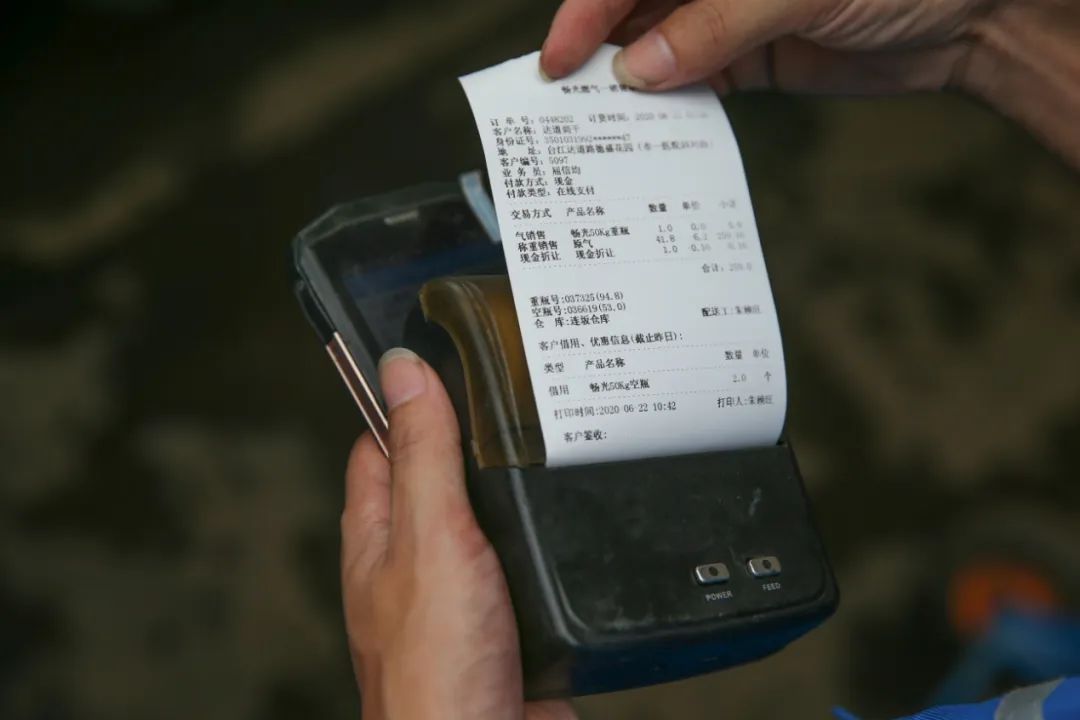 安全常识你用的液化气瓶正规吗,怎么样判断液化气瓶有多少气