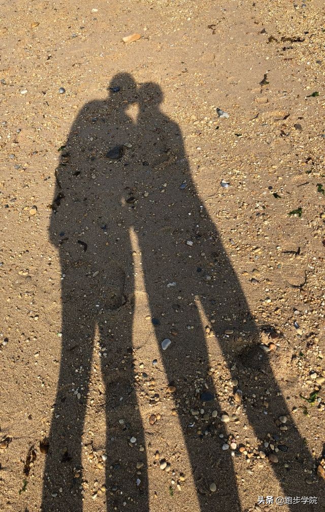 跑步的人70%单身,不要羡慕早起跑步的人75%单身