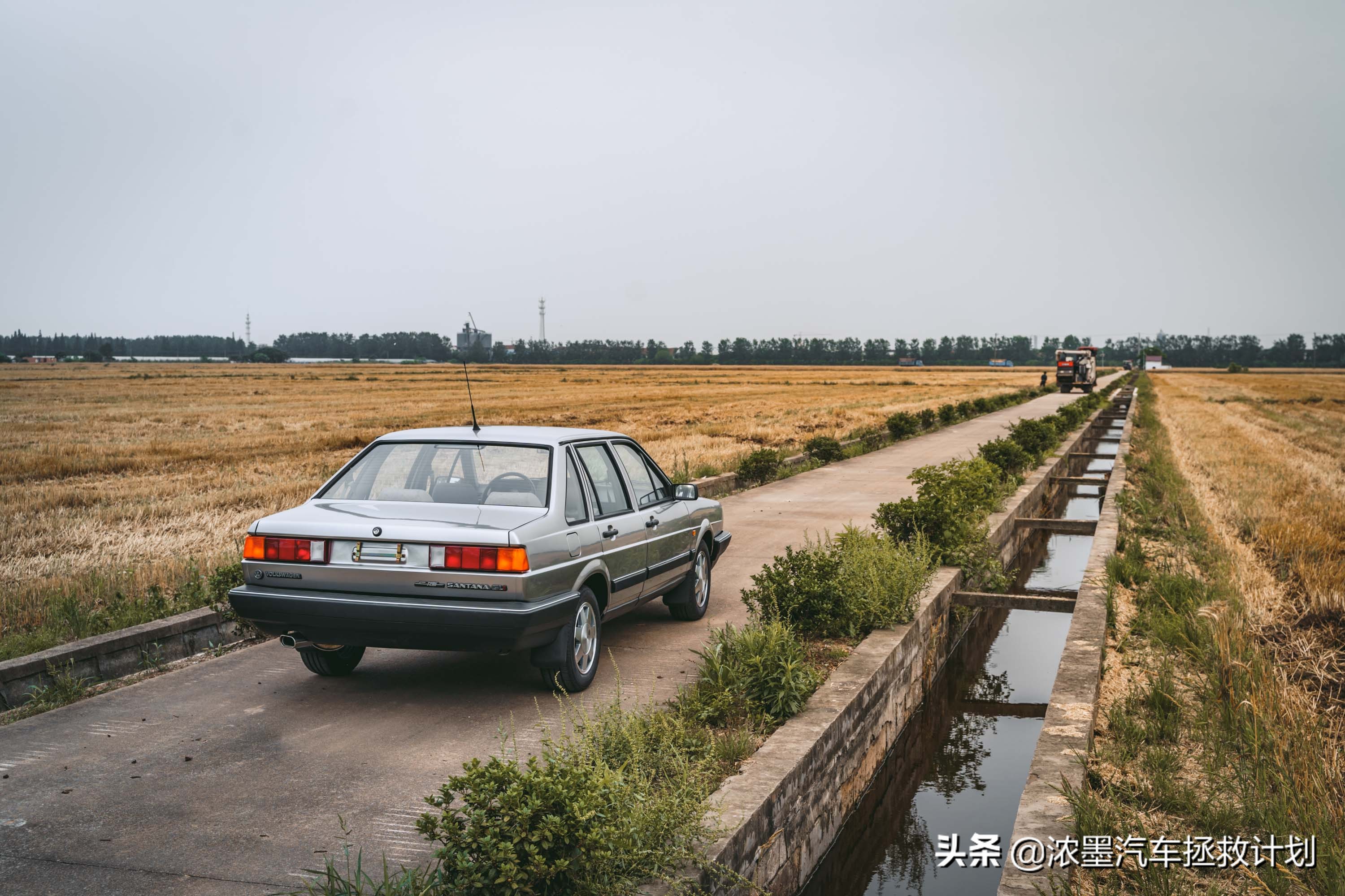 「妙手生花」重建一台战损级桑塔纳，带给它历经千般后的华丽重生