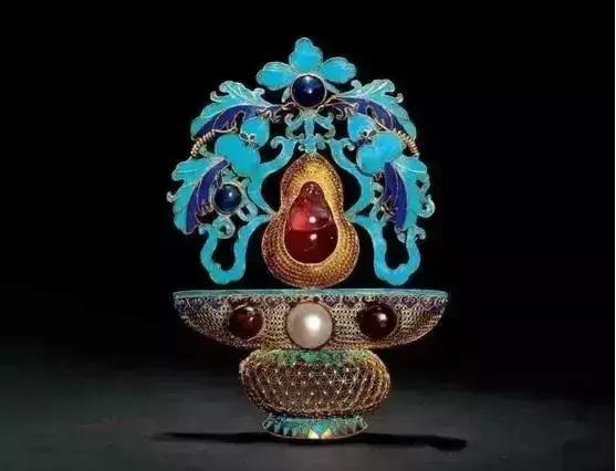 宝石并不一定按颜色命名，90%的人都曾被忽悠过