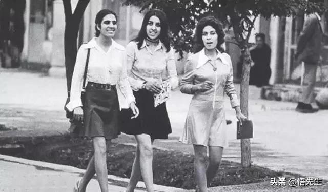 霍金年轻时照片有多帅,霍金21岁时的照片