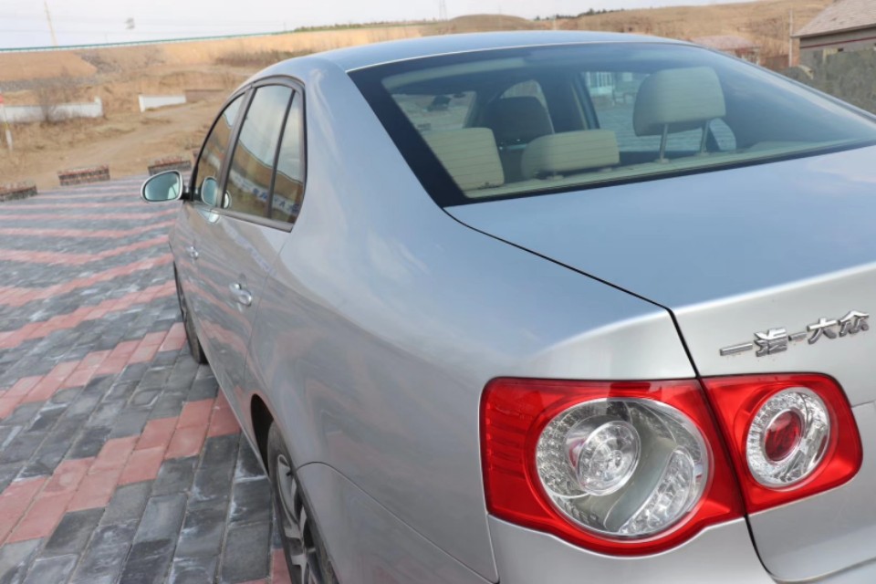 二手车大众速腾最好的一款,二手车推荐1-2万捷达速腾