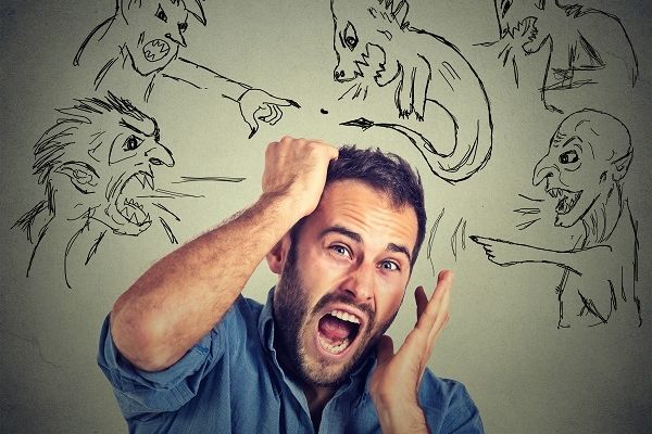 社交恐惧和内向腼腆的改善方法,如何克服社交恐惧的三种表现