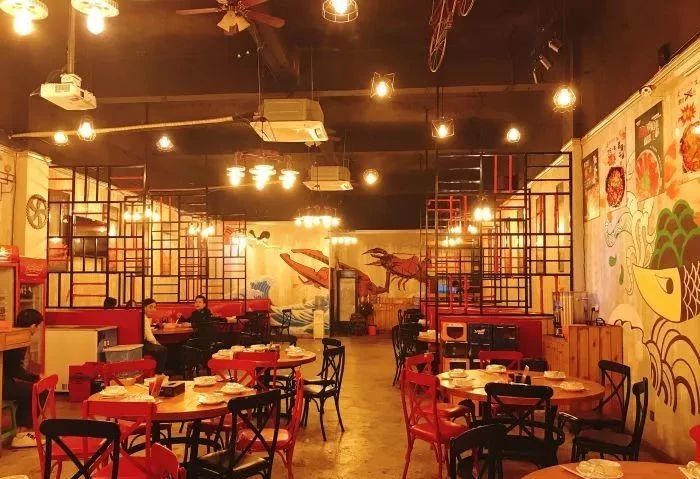 南宁美食推荐必吃龙虾,南宁最好吃的五香龙虾