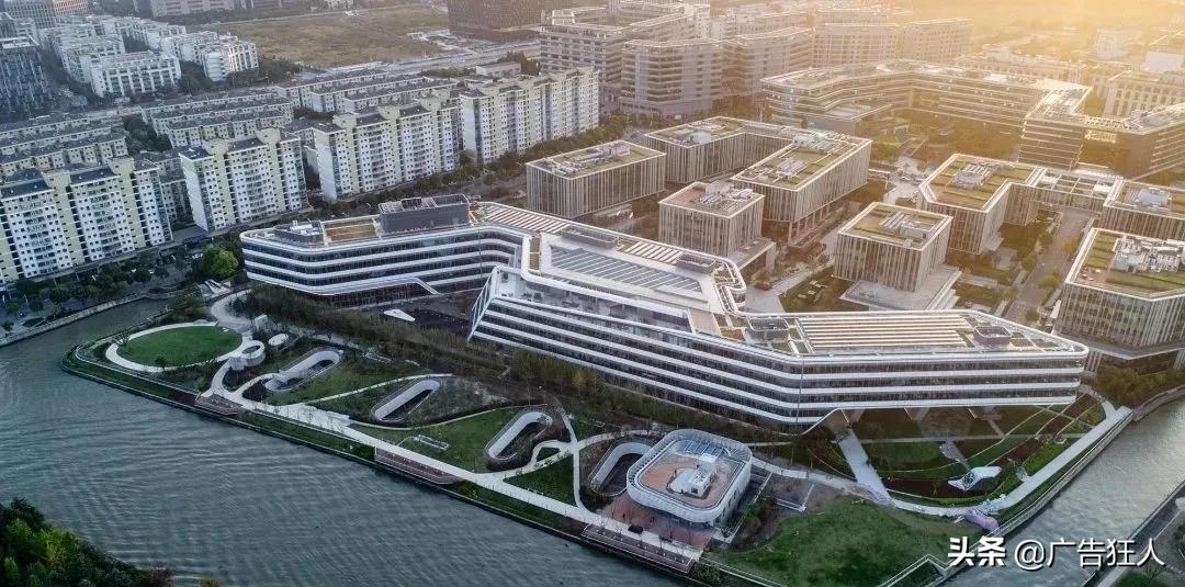 许家印恒大大楼内部设计,许家印审美足球场