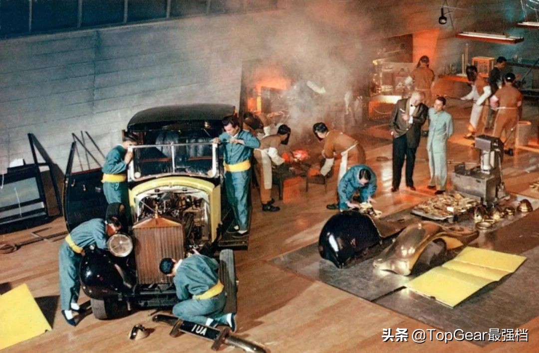 007座驾阿斯顿马丁电影片段,007座驾路特斯