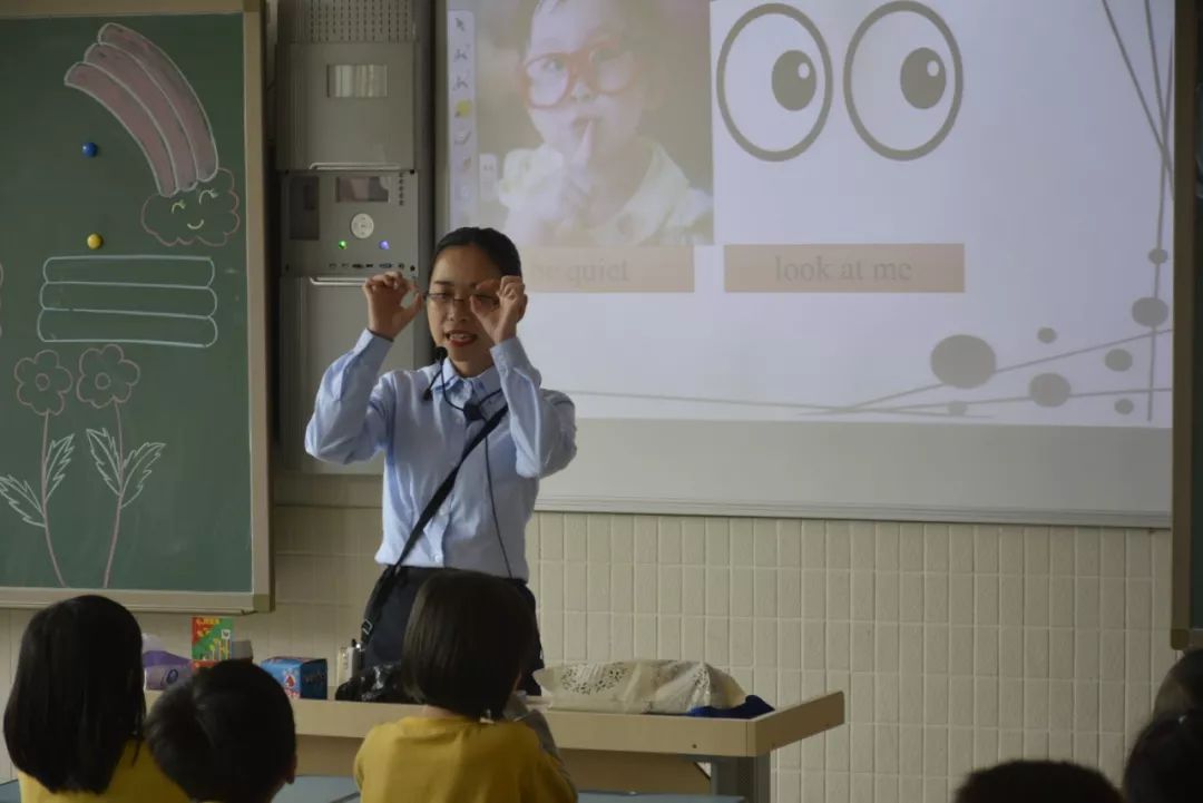 华立中英文学校是不是贵族学校,华立中英文学校升学