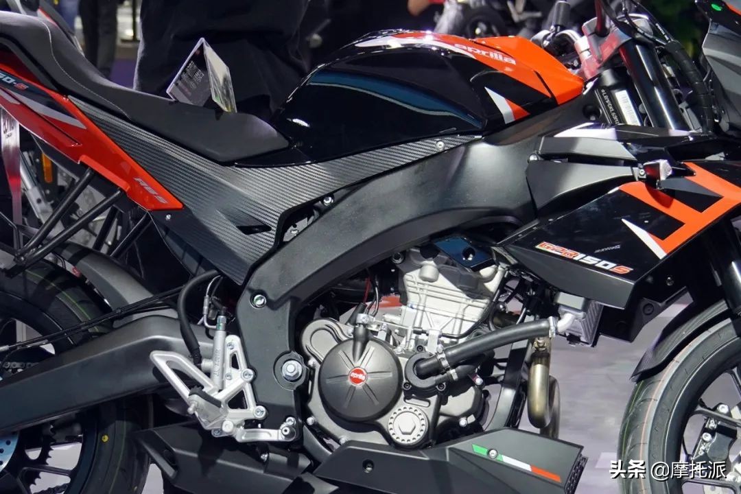 街车有两种，能战斗的街车和其他街车