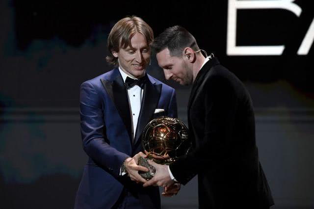 皇马欧冠巡礼齐祖,皇马齐祖出局视频