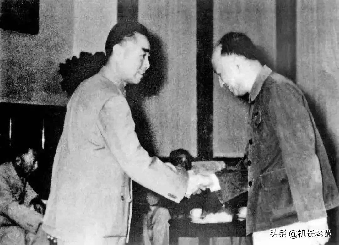 能享受三军仪仗队抬棺的有哪些人,受过三军仪仗队抬棺的人有谁