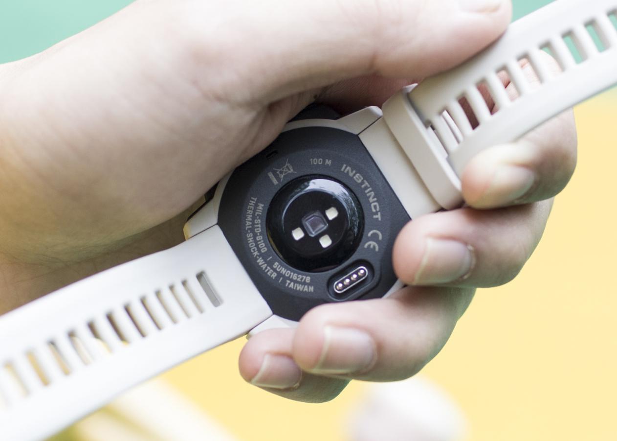 佳明instinct本能运动手表,佳明运动手表235最新款