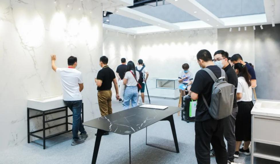 费罗娜李松：十年专注水泥瓷砖，以独特风格赢得设计师青睐