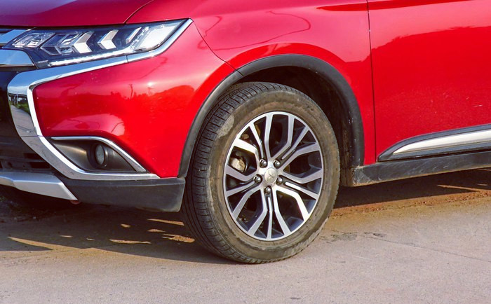 欧蓝德选2.0还是2.4油耗差别大吗,欧蓝德荣耀版配置油耗