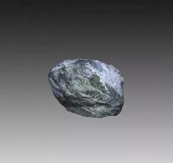 这些石头价值不菲，随便捡到一块妥妥的人生赢家