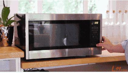 鸡蛋放进微波炉爆炸导致双目失明,微波炉爆炸了是不是坏了