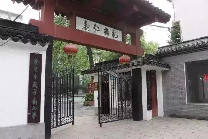 南京学区房价格从几月份下降的,南京江宁区学区房房价
