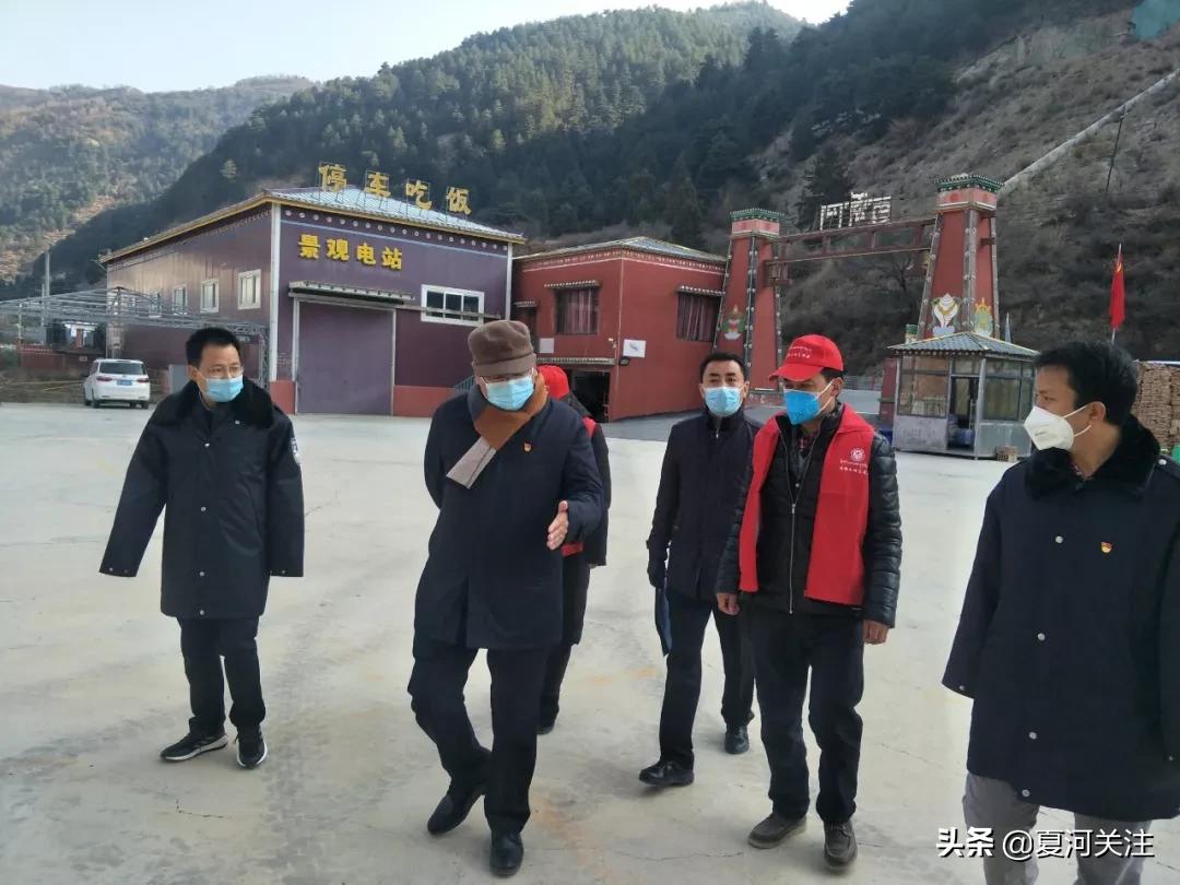 仁青东珠深入各网格和益哇沟口、达拉甘沟卡点督查指导疫情防控工作时强调：疫情防控不松手春耕生产不误农