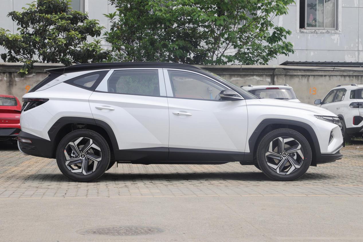 1.5t途胜四驱越野测试,途胜1.5t200马力百公里加速