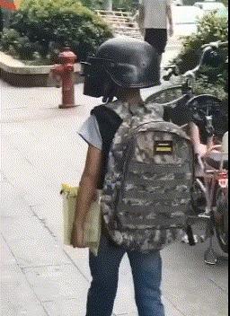 爆笑gif为了我的八块腹肌拼了,成年人幽默搞笑gif图片带字