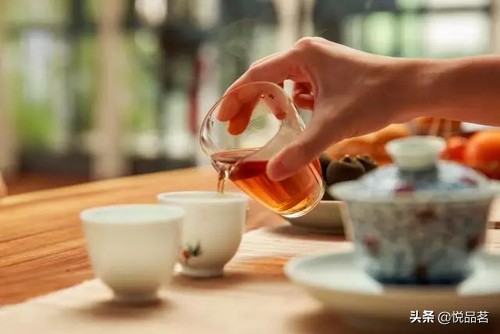 红茶怎么泡出来又酸又涩,为什么泡出来的红茶有苦涩味