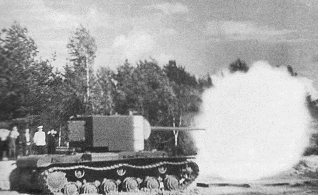 现实中的苏联kv444巨型坦克,二战时的传奇坦克kv1重坦