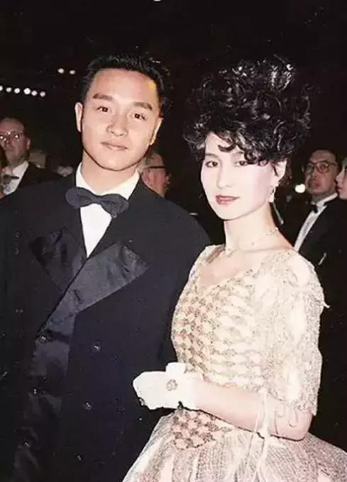 与赌王女太子同嫁一夫李嘉欣，花光每月200万生活费开始接新剧了