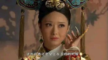 甄嬛传太后赏赐给华妃步摇片段,甄嬛第一次的赏赐都有什么