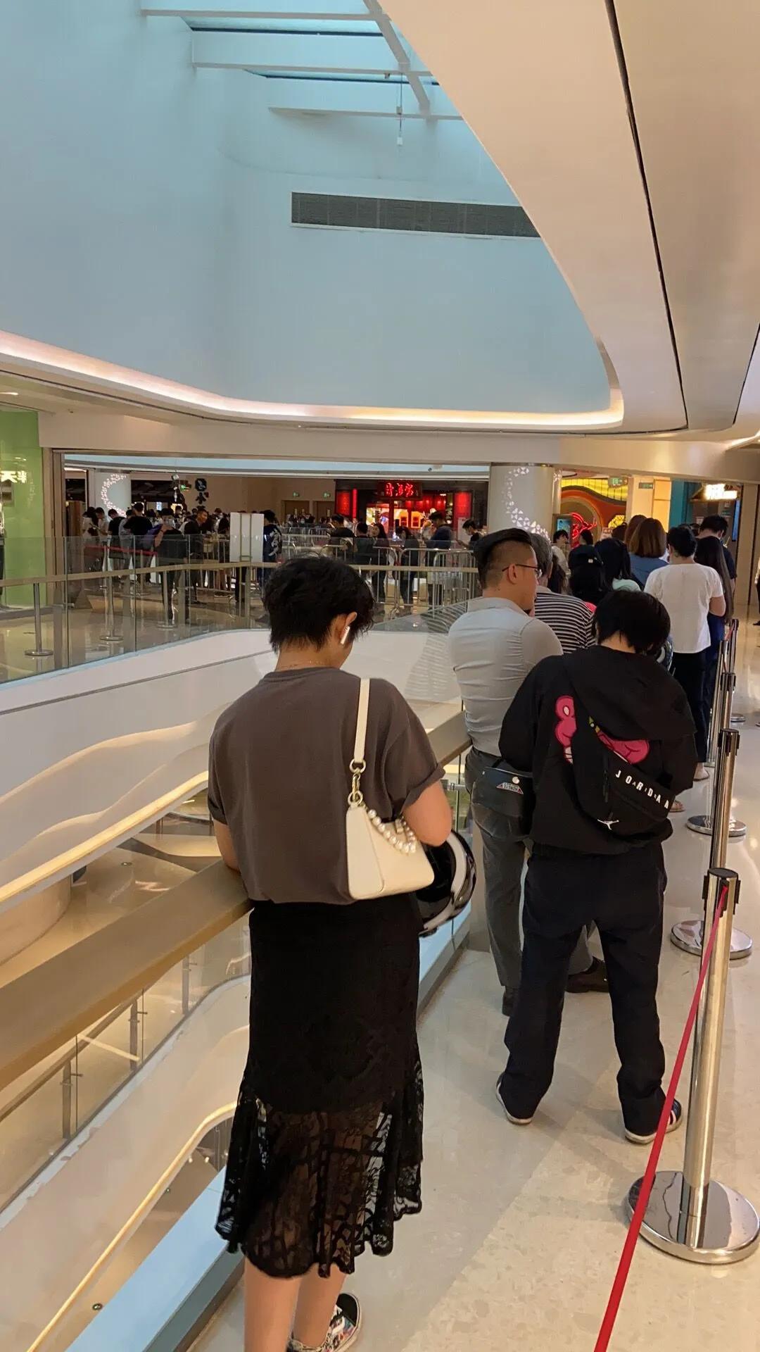 徐州第一高楼里排队不止哥老官！前5家店你可能都没吃过...